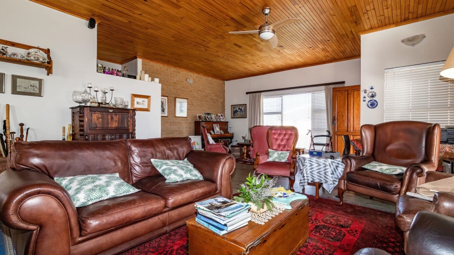 4 Bedroom Property for Sale in Perlemoenbaai Western Cape